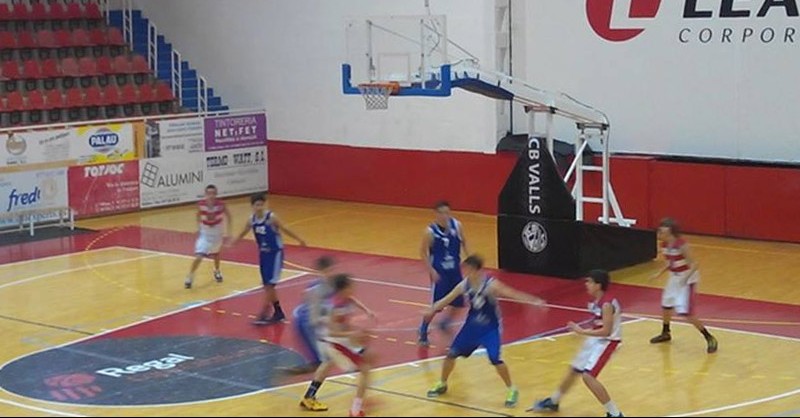 EL CM2B GUANYA AMB COMODITAT AL CB VALLS