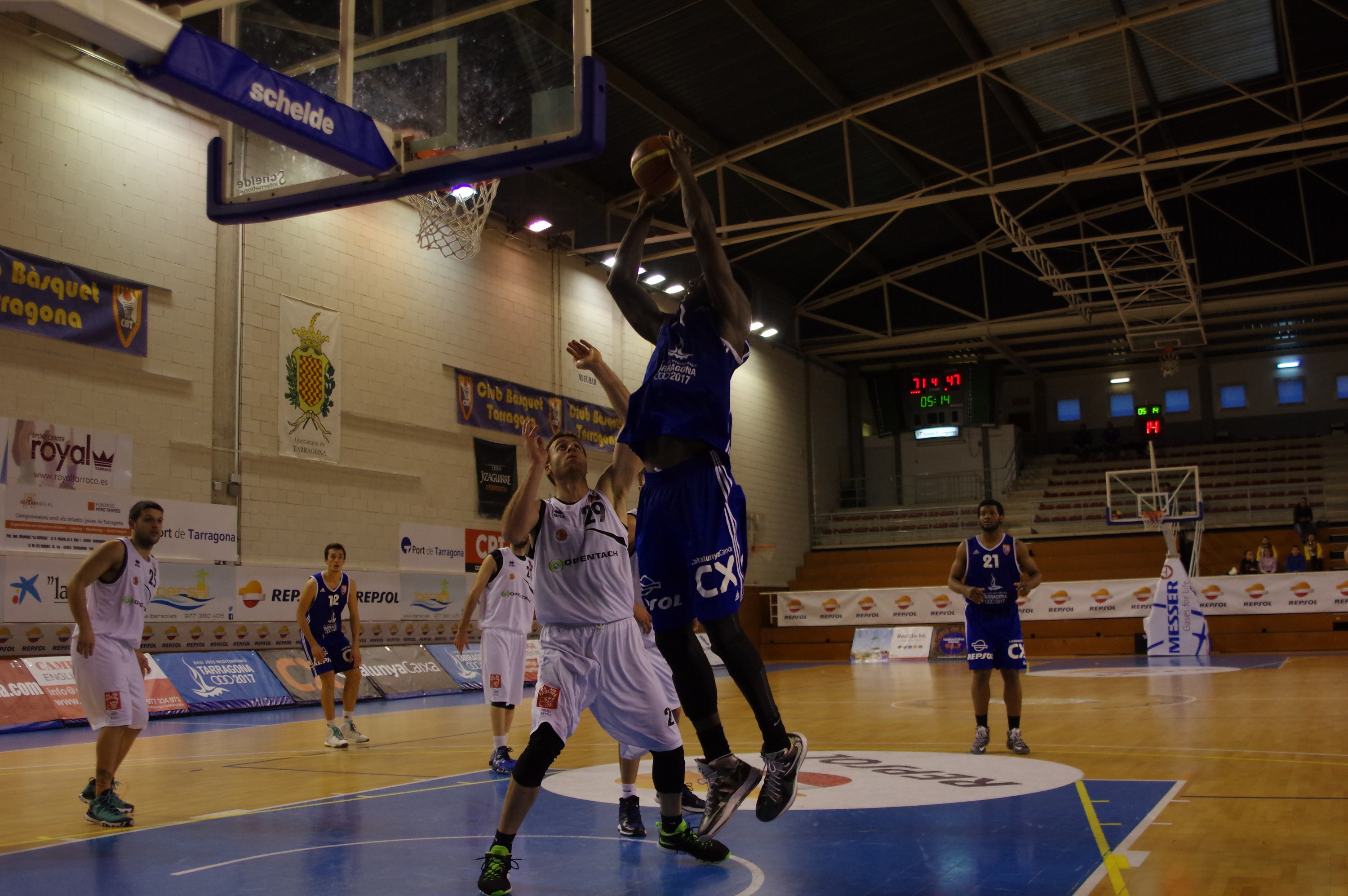 ARRIBA UNA VICTÒRIA D’OR