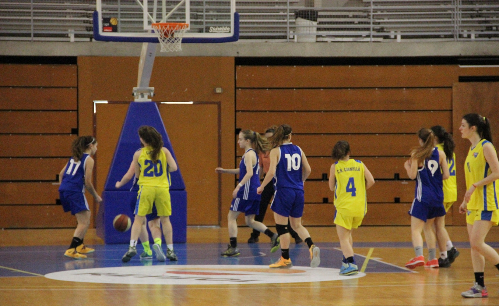 CLARA VICTÒRIA DEL JFA JUGANT A RATXES.