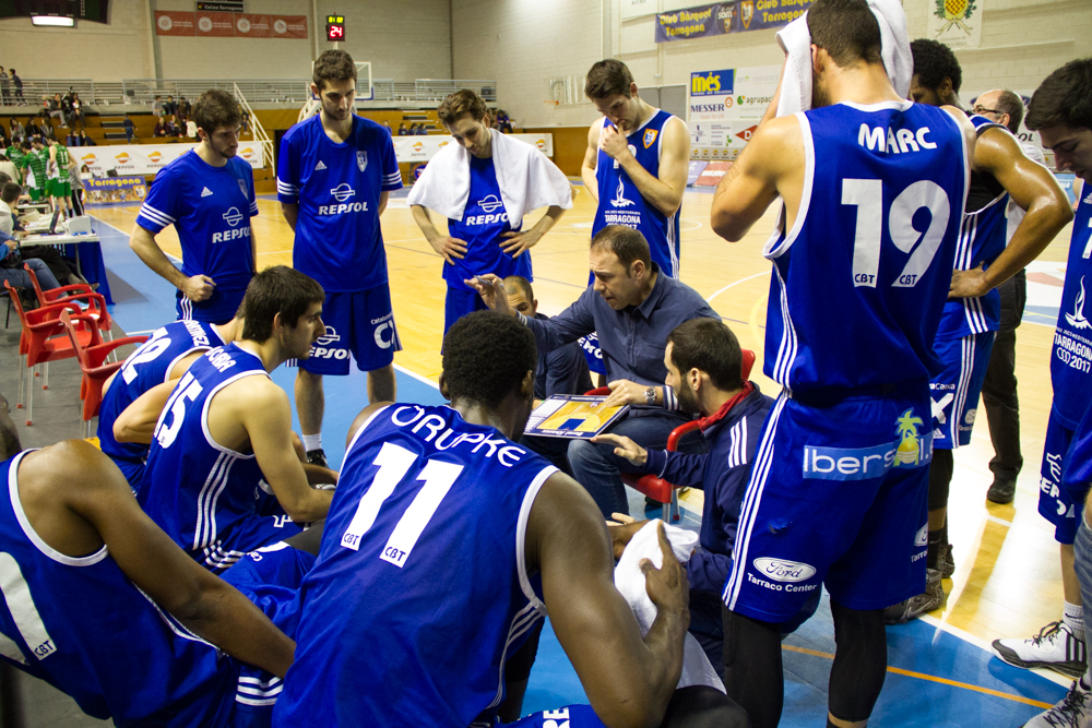 EL CANARIES VISITA EL SERRALLO