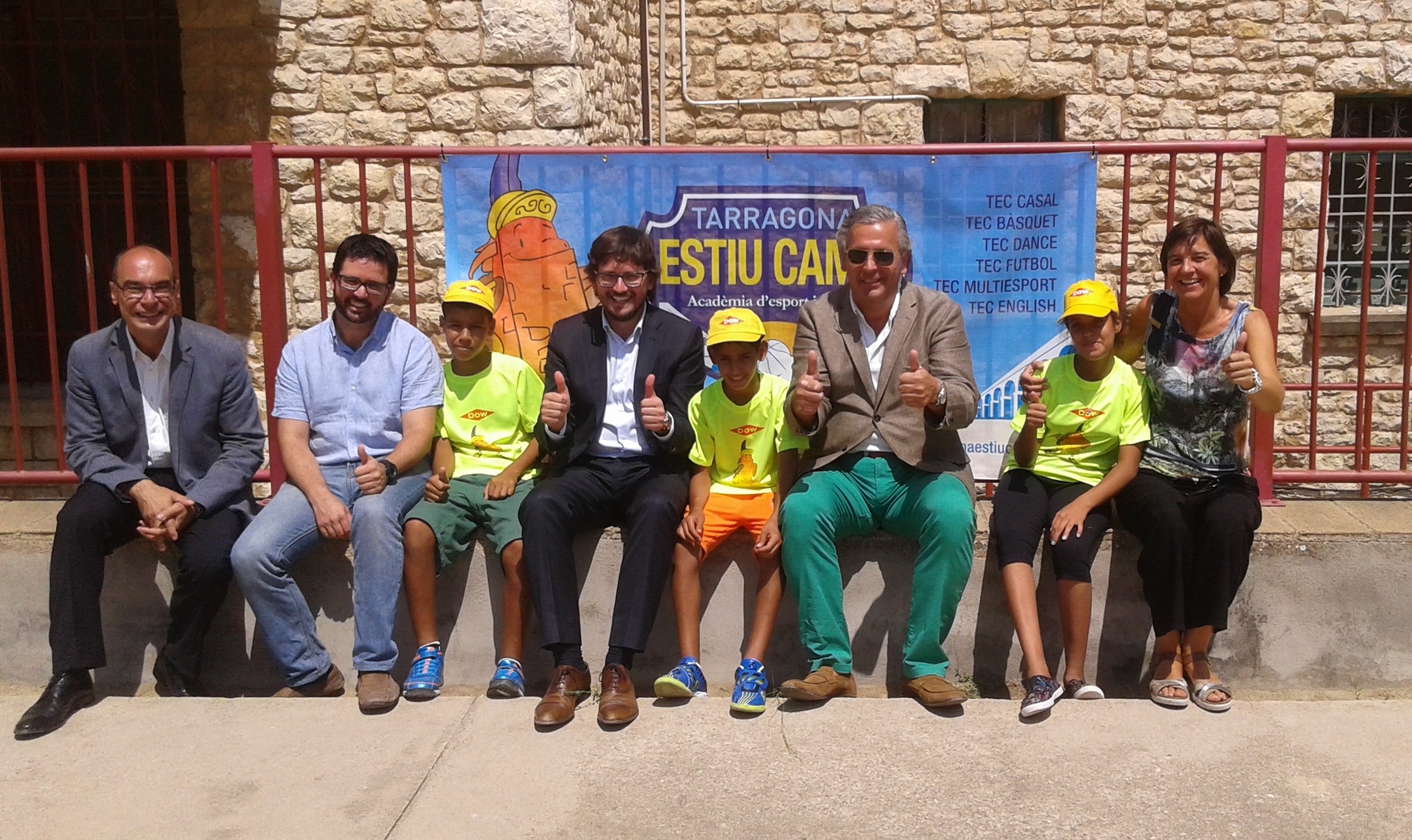 GRACIES A L’AJUNTAMENT I DOW CHEMICAL ELS NENS DE L’ASSOCIACIO HAMMADA GAUDEIXEN DEL TEC.