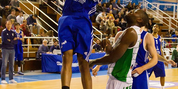 Orion machacando el aro