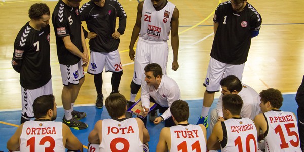 Iñaki corrigiendo a los suyos