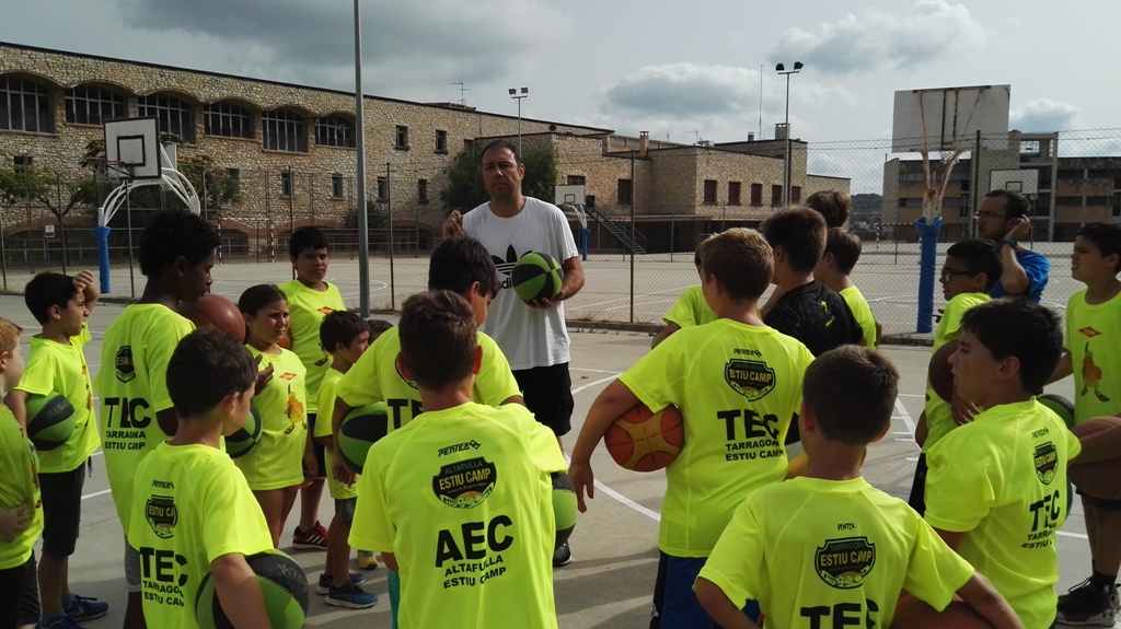 BERNI ÁLVAREZ DÓNA UNA CLASSE MAGISTRAL DE TIR EN EL TEC