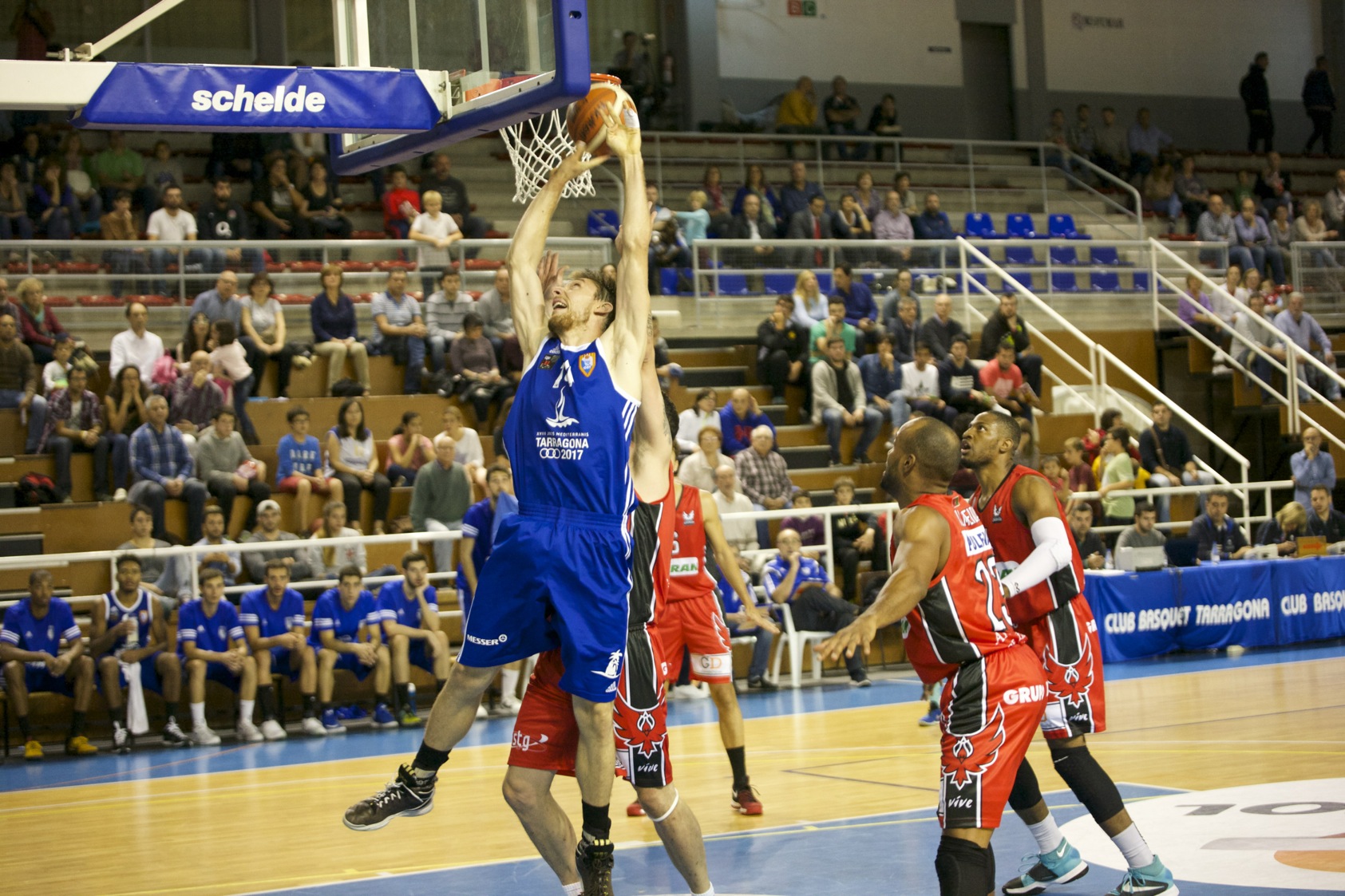 LA VICTÒRIA AL SERRALLO ES RESISTEIX