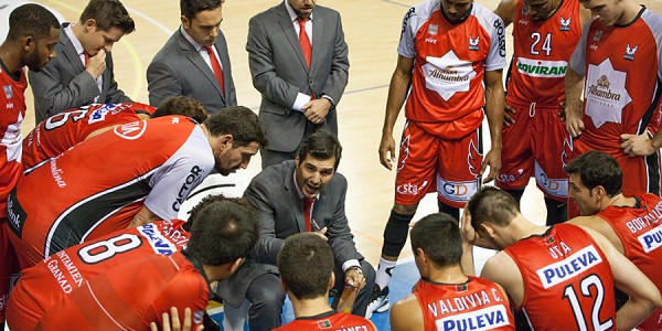 pin-tamayo-aleccionando-a-los-suyos
