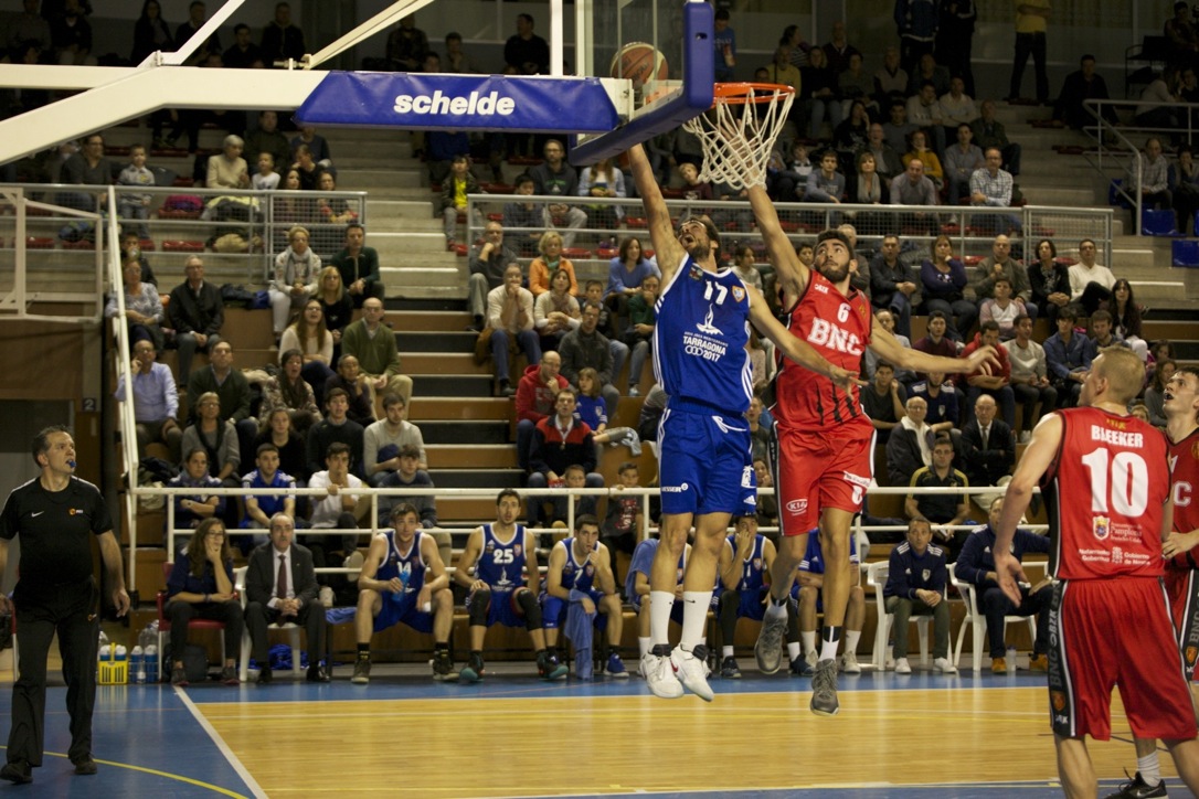 COMPLICADA VICTÒRIA DEL CBT DAVANT NAVARRA