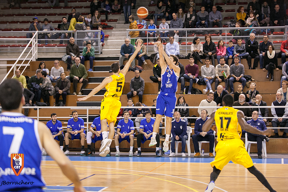 UN CBT AMB BAIXES VOL TORNAR A GUANYAR