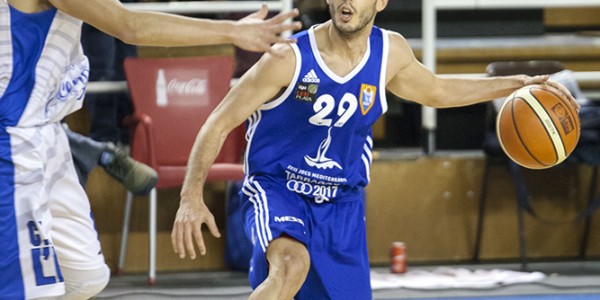 Xavi Hernandez buscando receptor