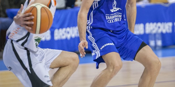 Javier Marin defendido por Dani Martinez