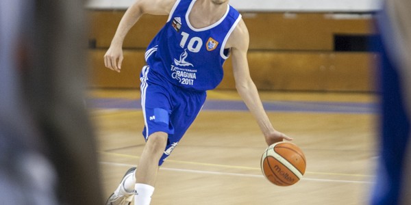 Oriol Besora buscando receptor