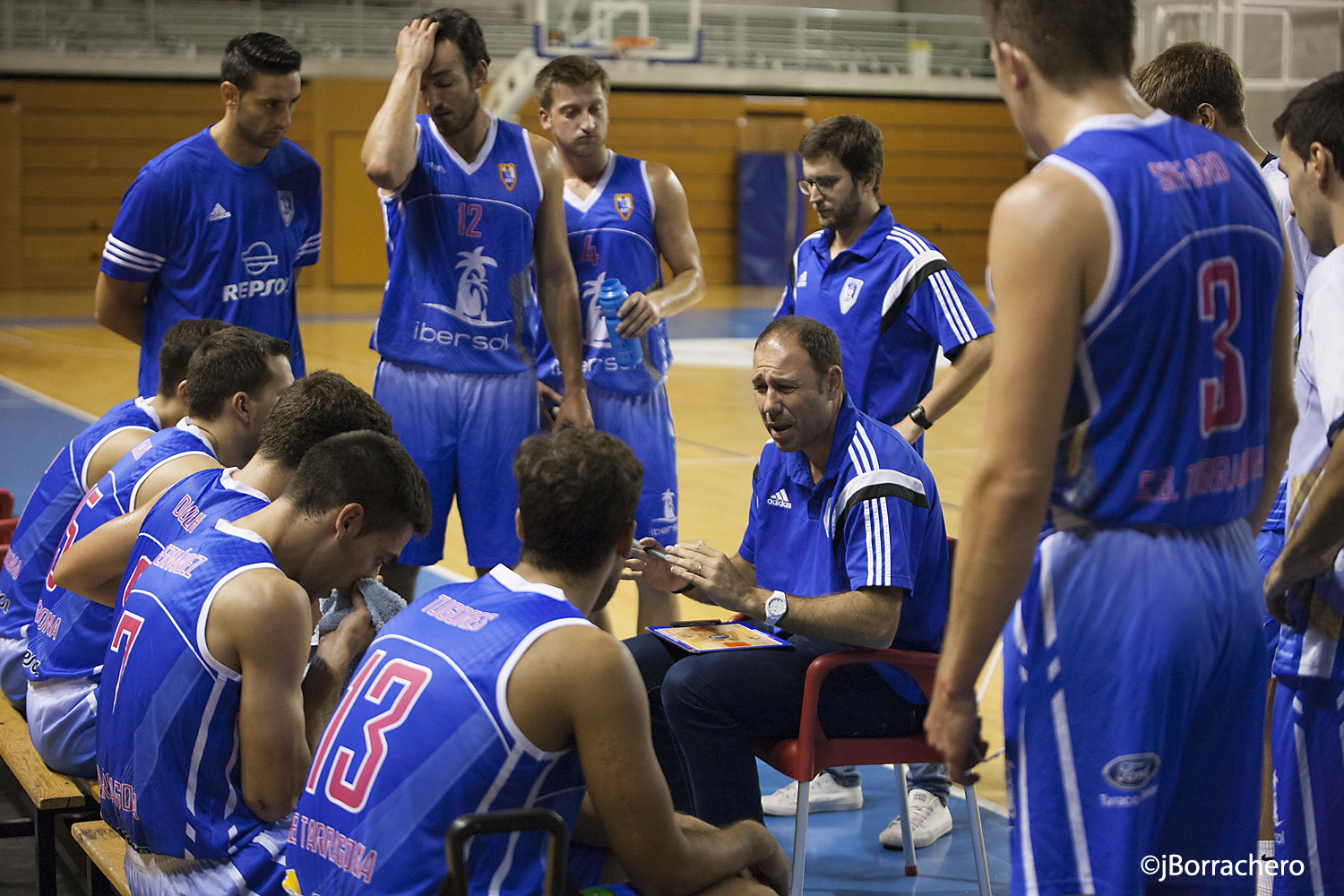 FERNANDO ARIAS POSA A TO Al CBT