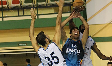 DANIEL TUGORES TANCA LA PLANTILLA DEL CBT