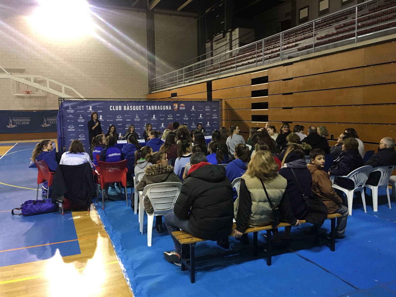 ÈXIT DE LA TAULA RODONA SOBRE EL PAPER DE LA DONA