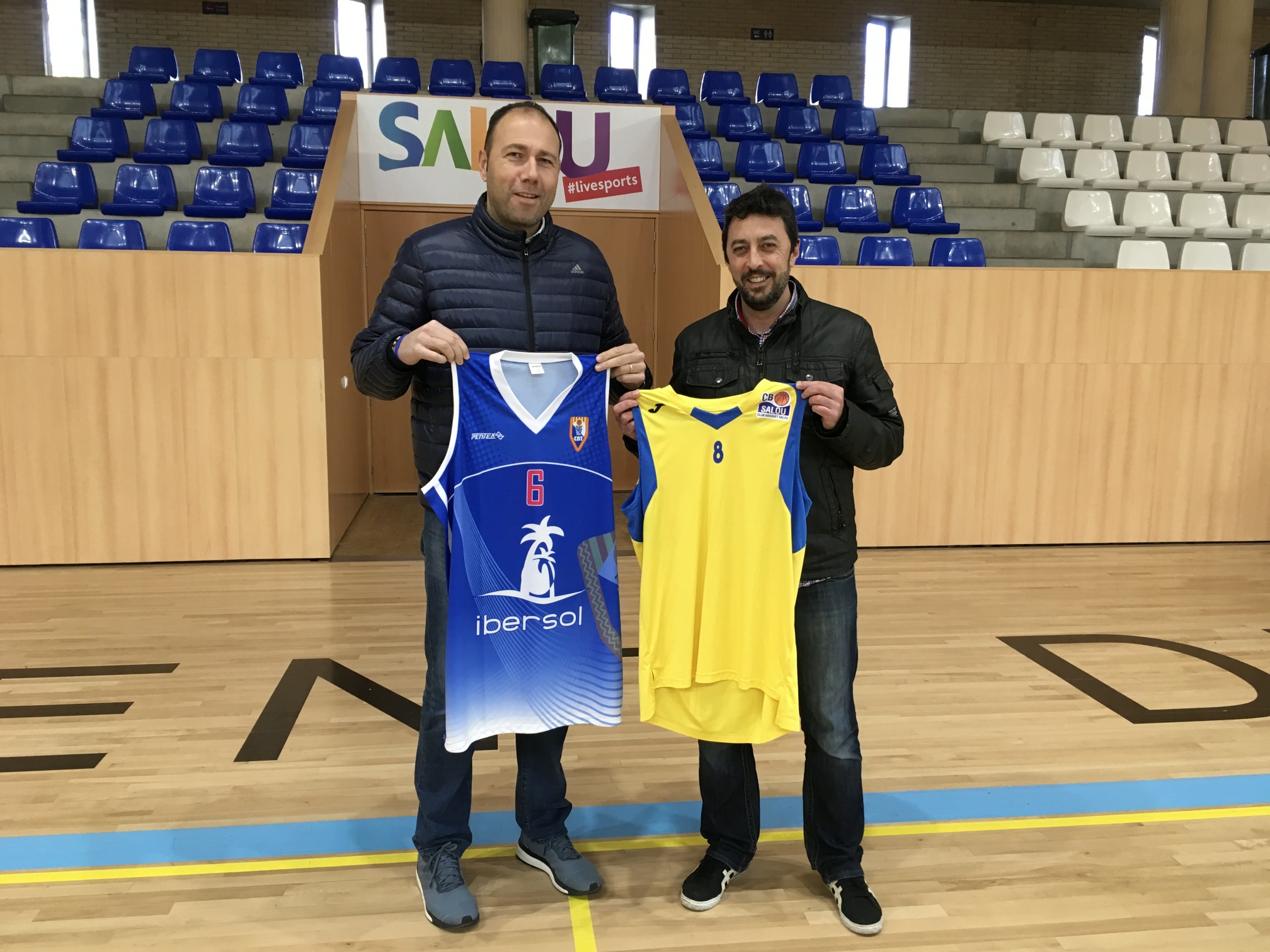 SALOU AGAFA EL RELLEU AL DERBI TARRAGONÍ