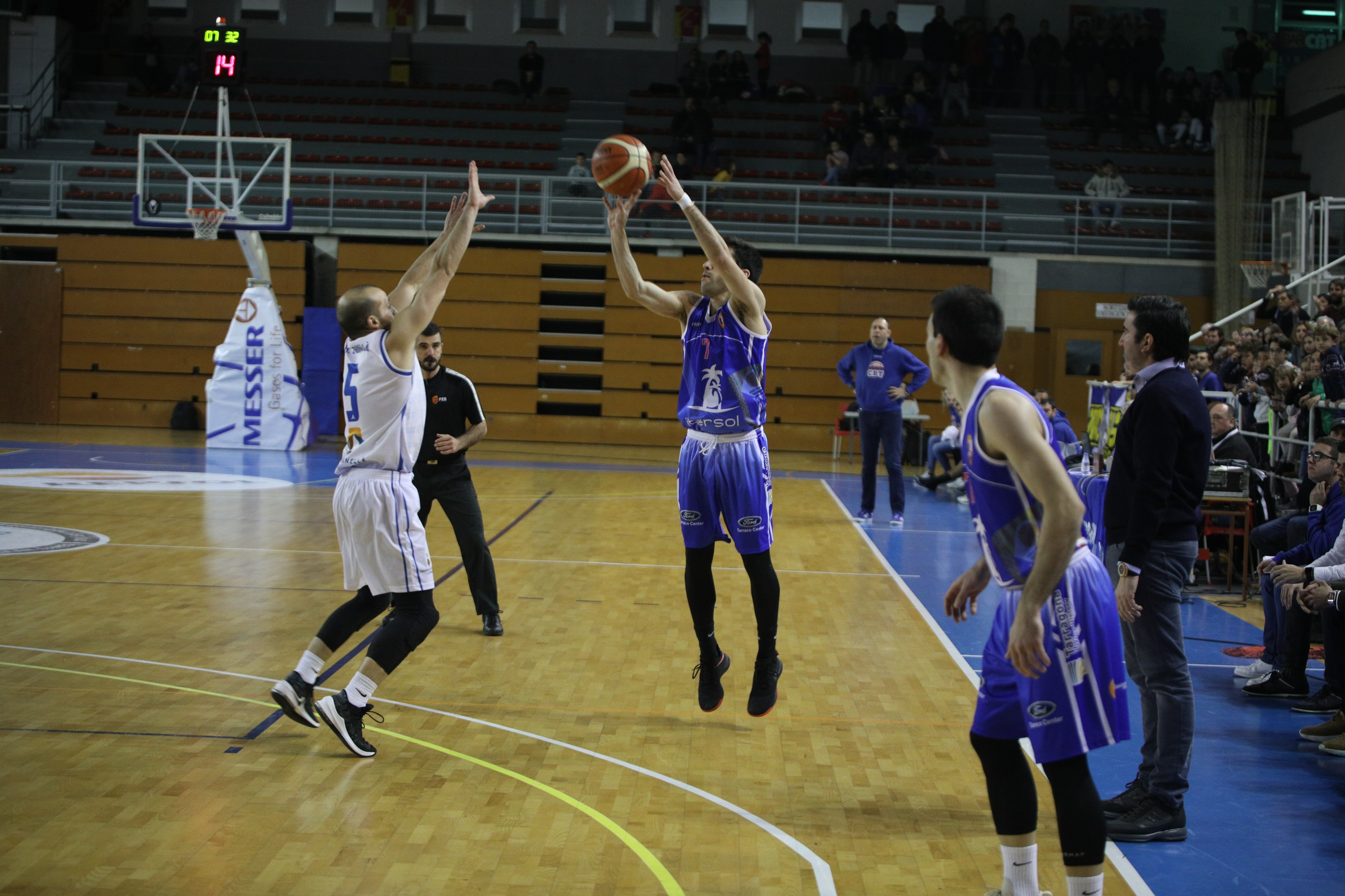 LA VICTÒRIA ES QUEDA AL SERRALLO