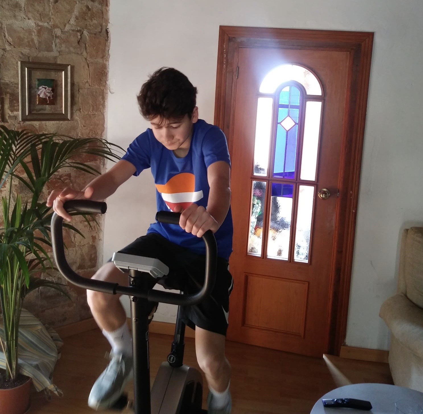 EL CBT ES BOLCA AMB LA CAMPANYA #JOEMQUEDOACASA