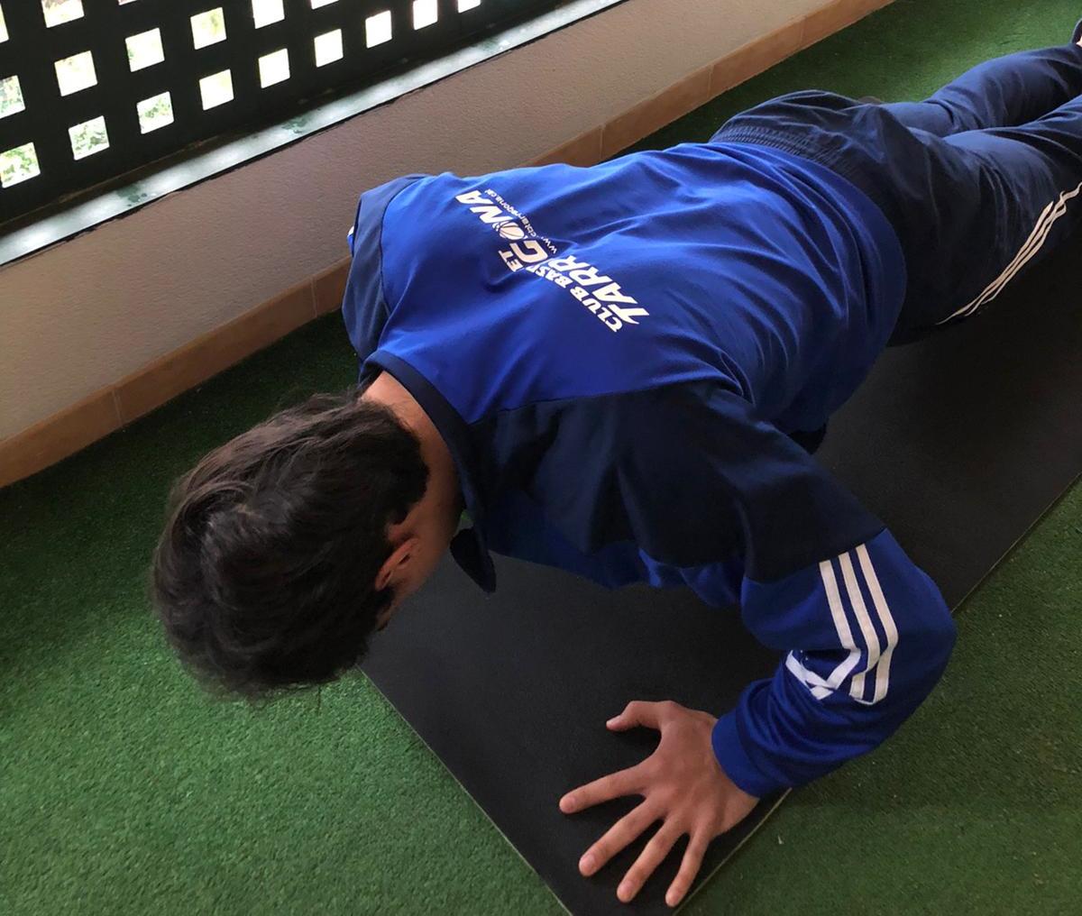 ELS JUGADORS DE L’IBERSOL CBT REALITZEN TREBALL INDIVIDUAL A CASA