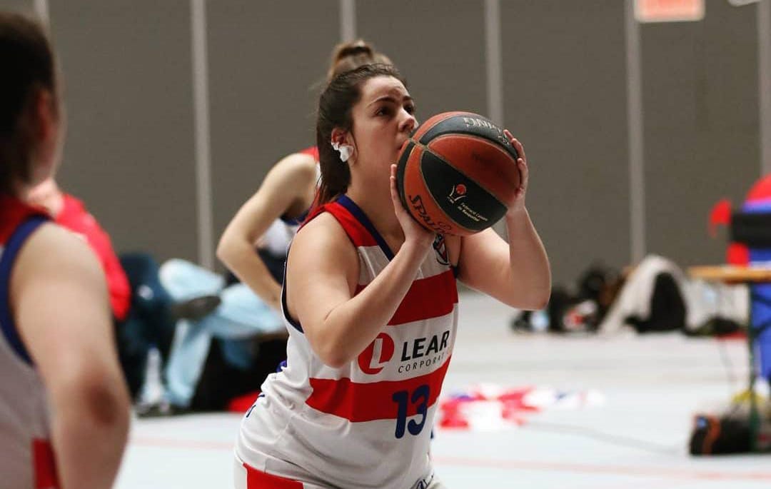 YASMINA VELASCO, PRIMER FITXATGE DEL SFA