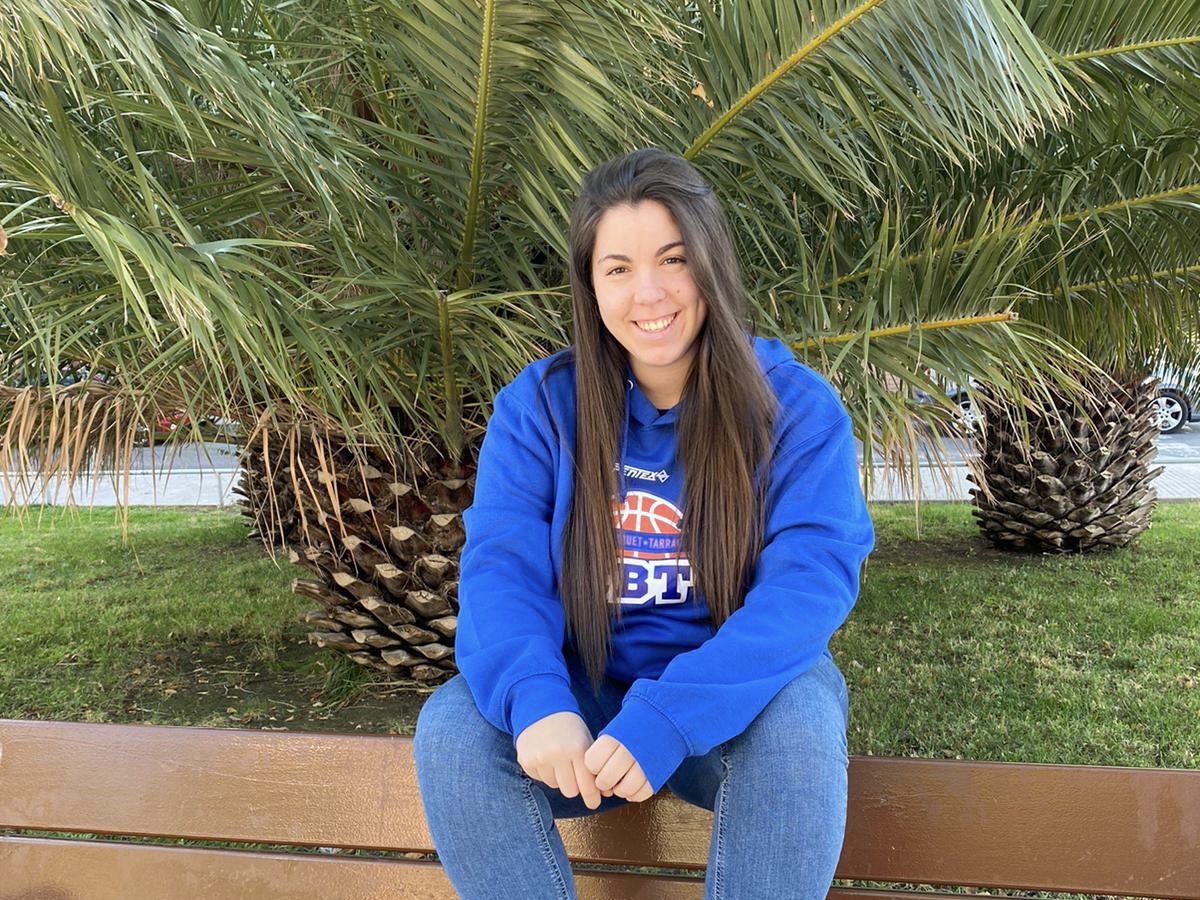 Entrevista a Yasmina Velasco: “Trobo que és un aspecte positiu que els nois que entreno sàpiguen que juguem al mateix club i que compartim projecte”