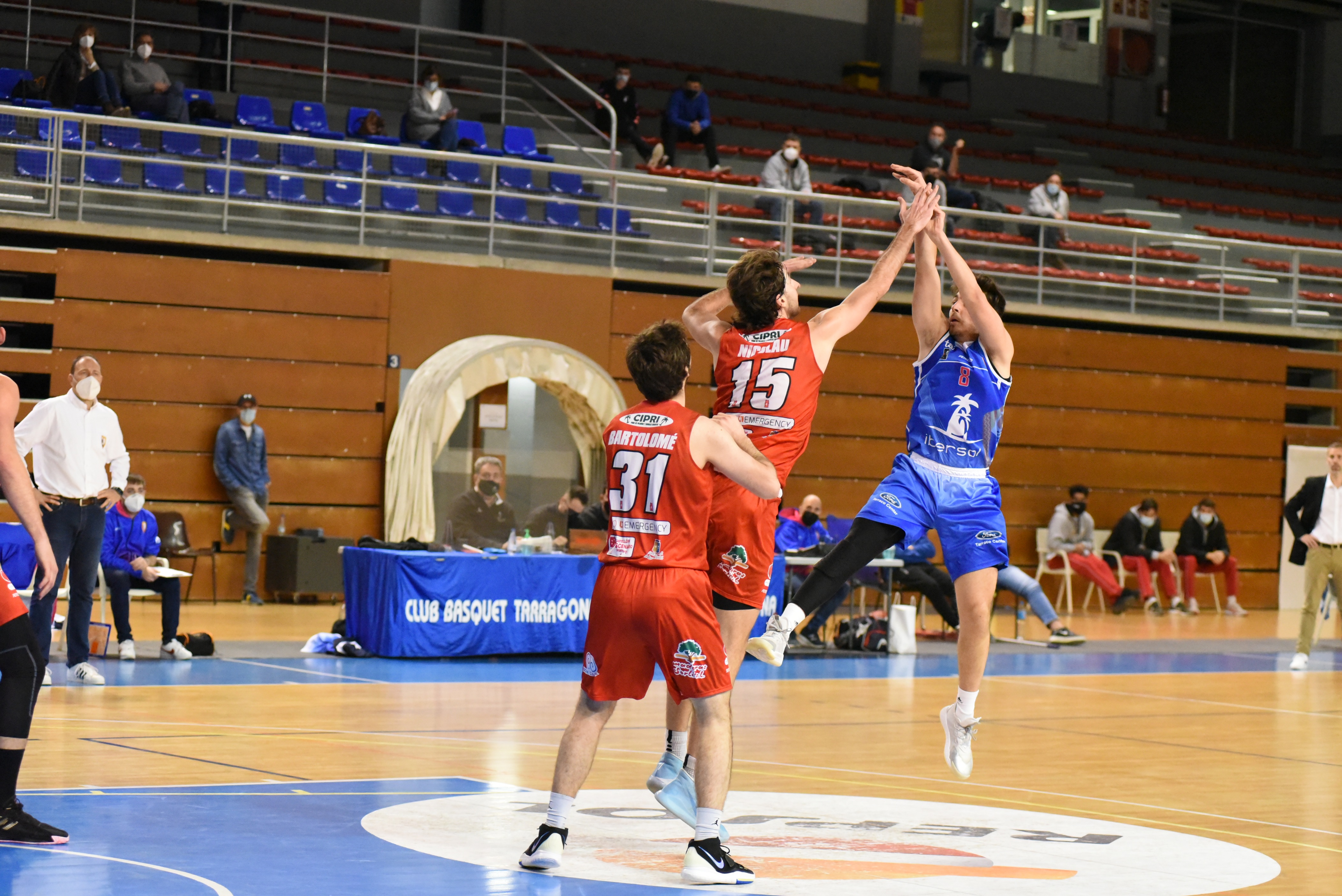 IBERSOL CBT 64 – 72 CB BENICARLÓ