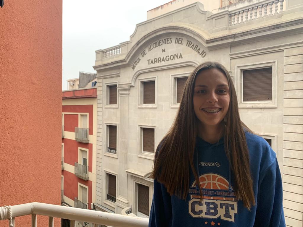Entrevista a Júlia Marsal: “Veure la cara felicitat de les jugadores mentre entrenen m’omple d’alegria”