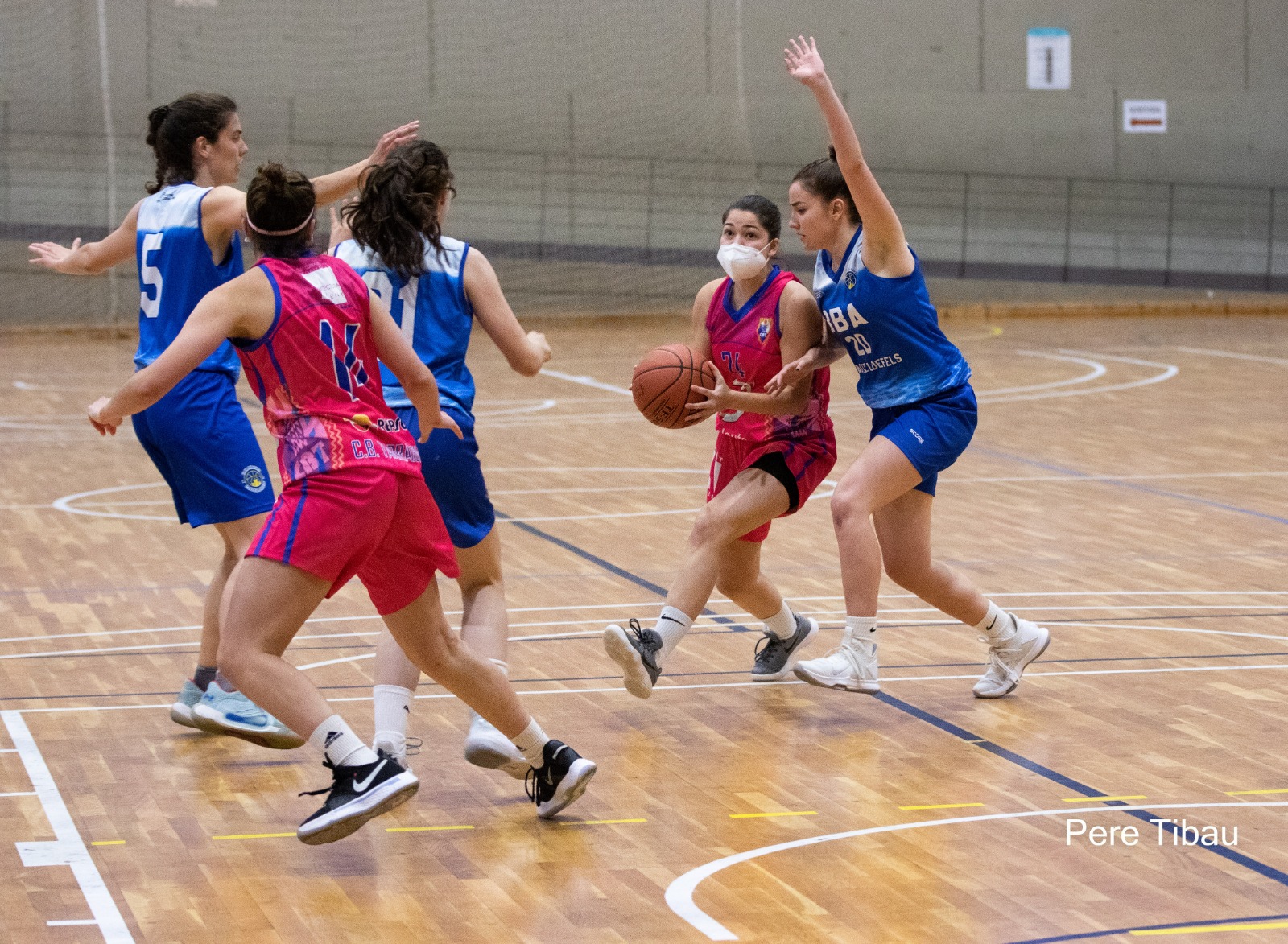 TRES DE TRES PEL VOLVO CBT