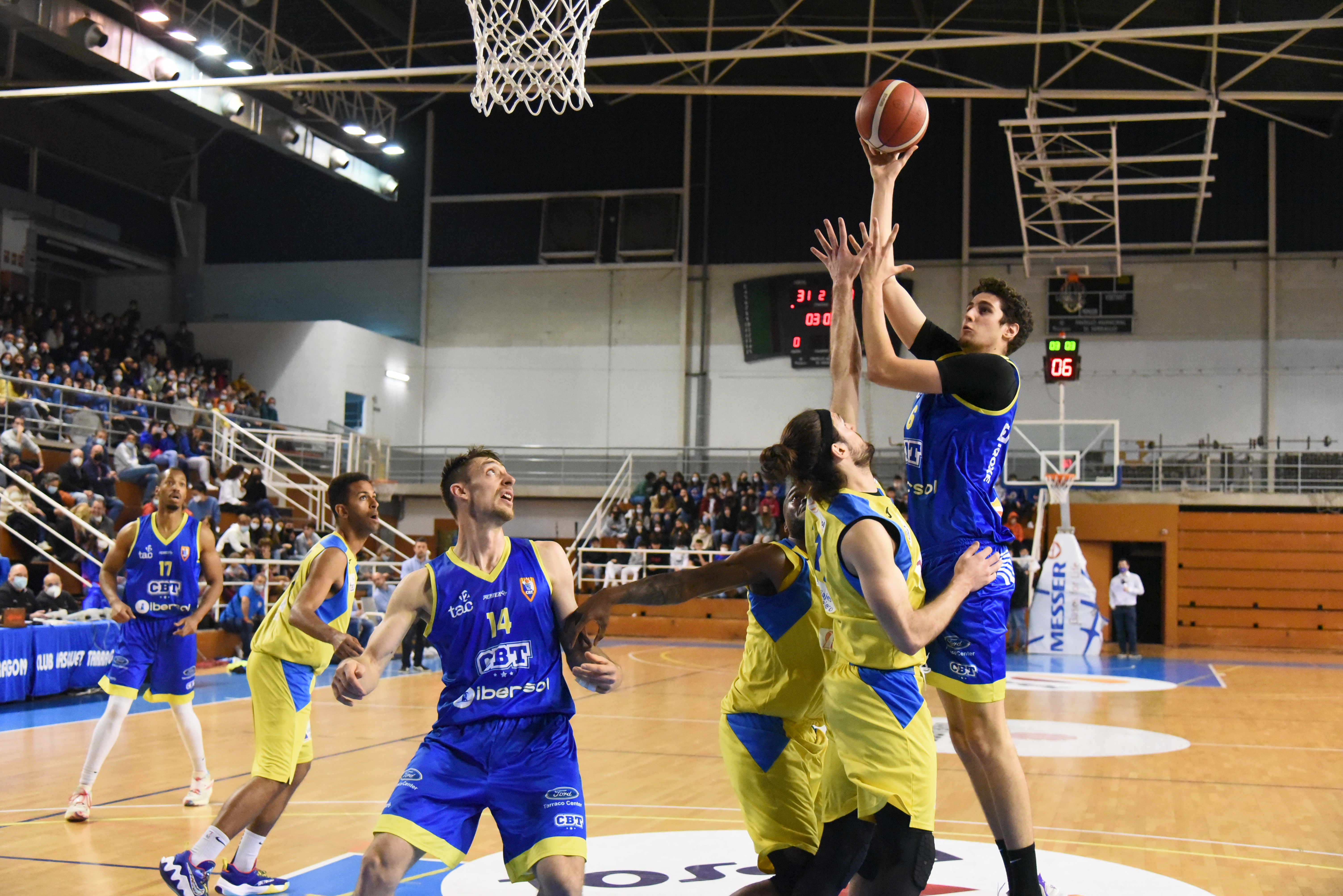 L’ IBERSOL CBT S’ACOMIADA DEL SERRALLO AMB VICTÒRIA EN EL DERBI (68- 56)